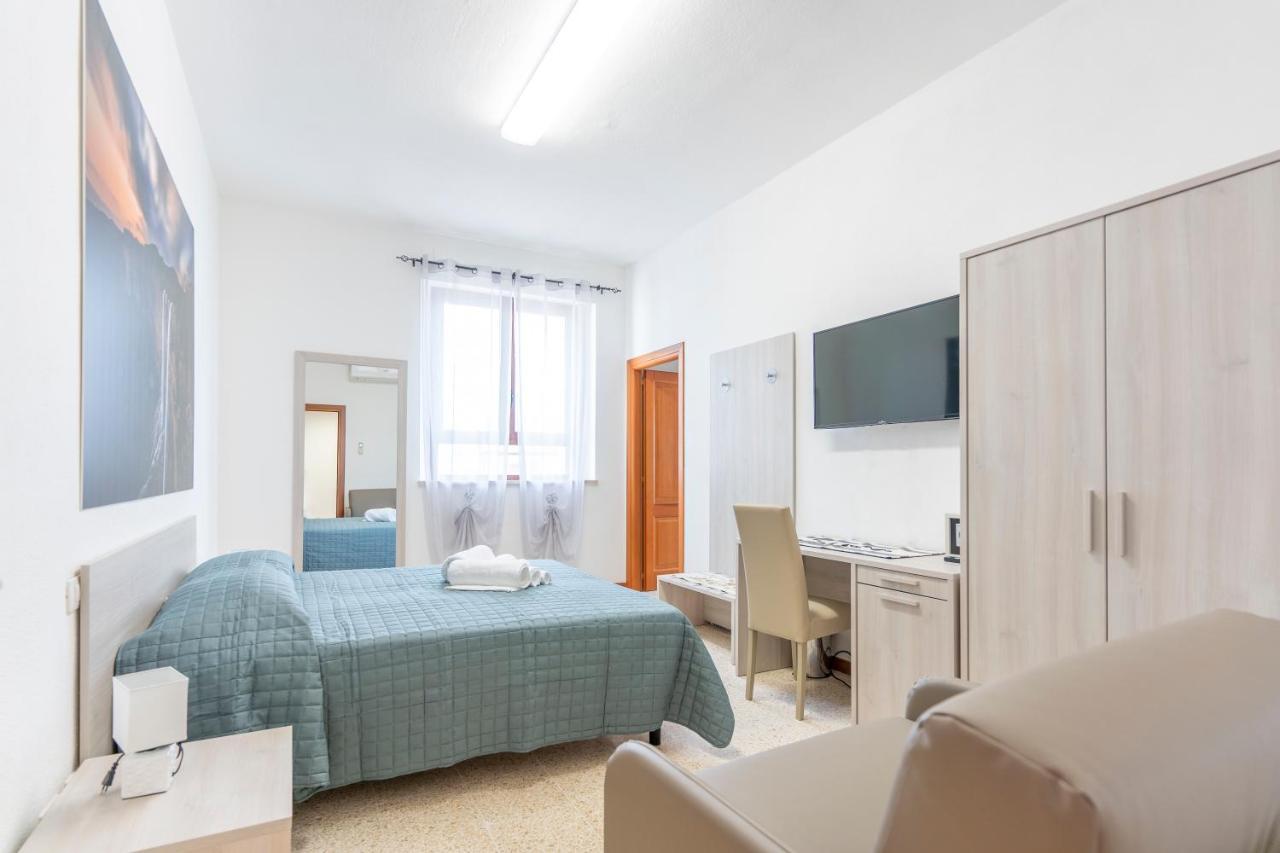 Hotel Dei Tacchi Osini Extérieur photo