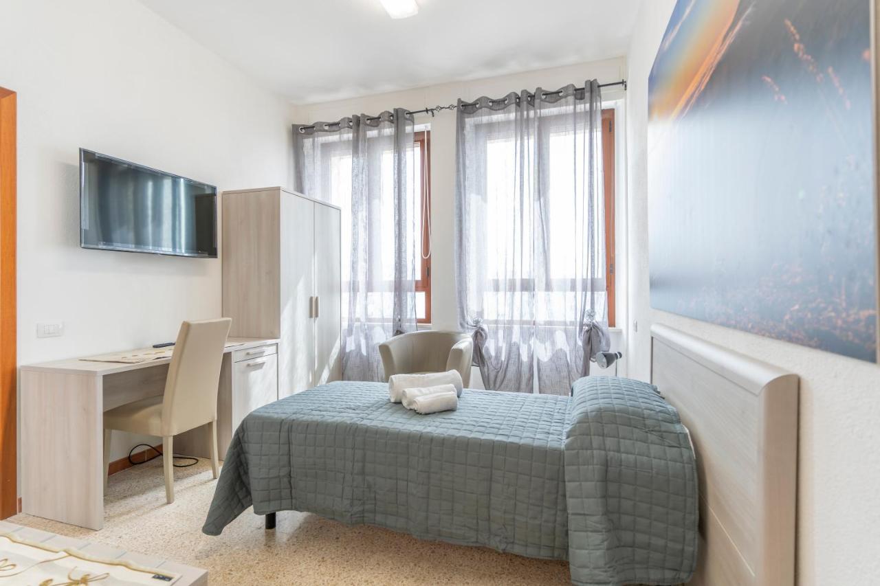 Hotel Dei Tacchi Osini Extérieur photo