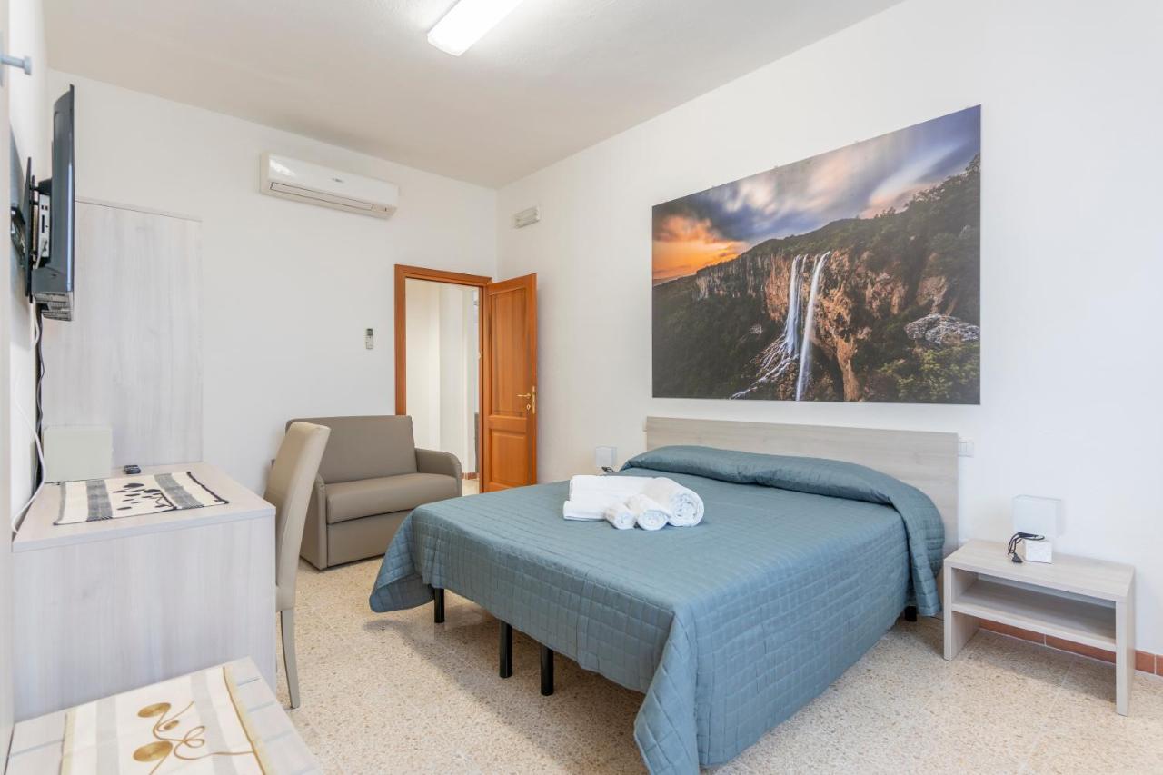 Hotel Dei Tacchi Osini Extérieur photo